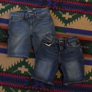 Girls (12) Old Navy knee length Bermuda shorts.